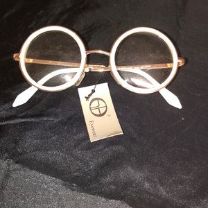 White/Black Circle Fashion Glasses